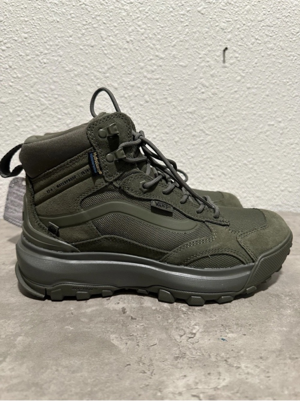Men’s Size 7 Vans MTE Crestline Waterproof Shoe Grape Leaf Green Boots